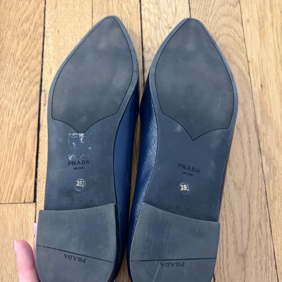 Prada flat - Picture 2 of 3